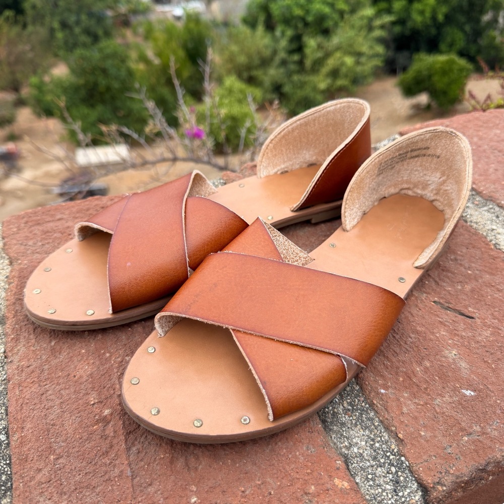 Universal Thread Cognac Brown Crisscross Faux Leather Slide Sandals Size 9